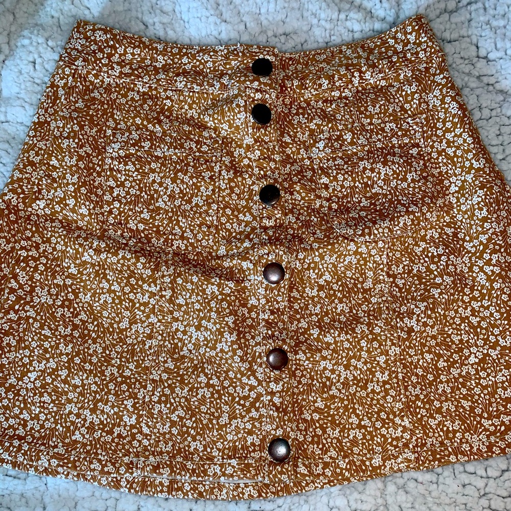 Kendall abs Kylie floral skirt
